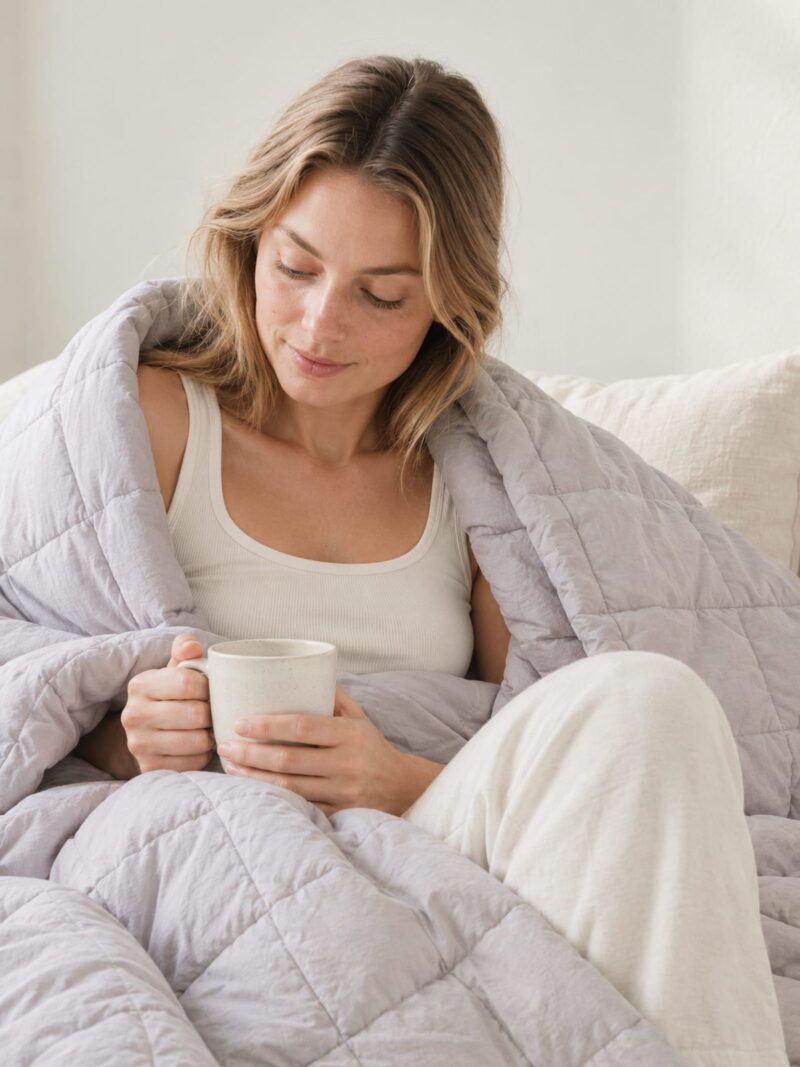 nattelyst-202608-gray-weighted-duvet7